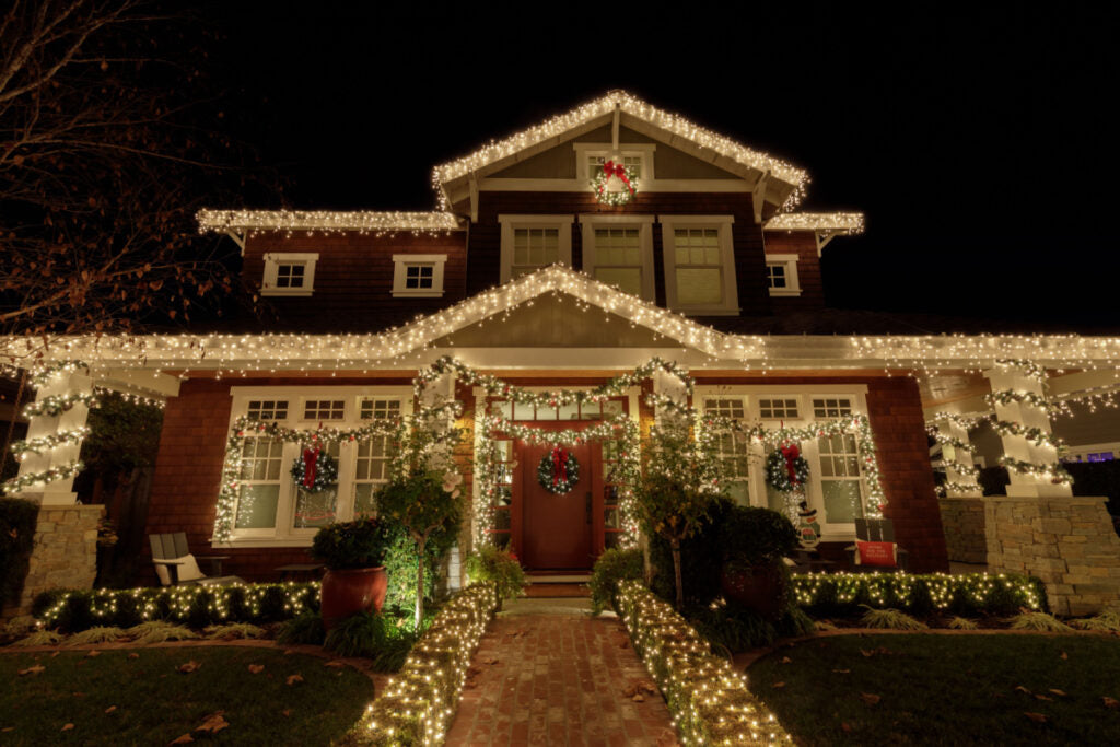 Adding Sparkle to Your Holidays: Innovative Christmas Light Designs
